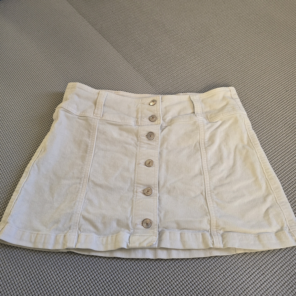 Stylish Cream Button-Up Skirt